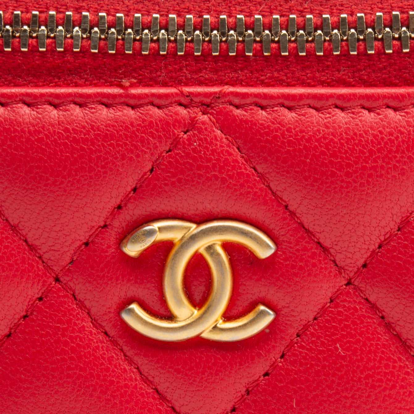 CHANEL Pearl Crush Small Vanity Case - Cherry Red