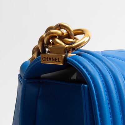 CHANEL New Medium Boy Bag - Blue