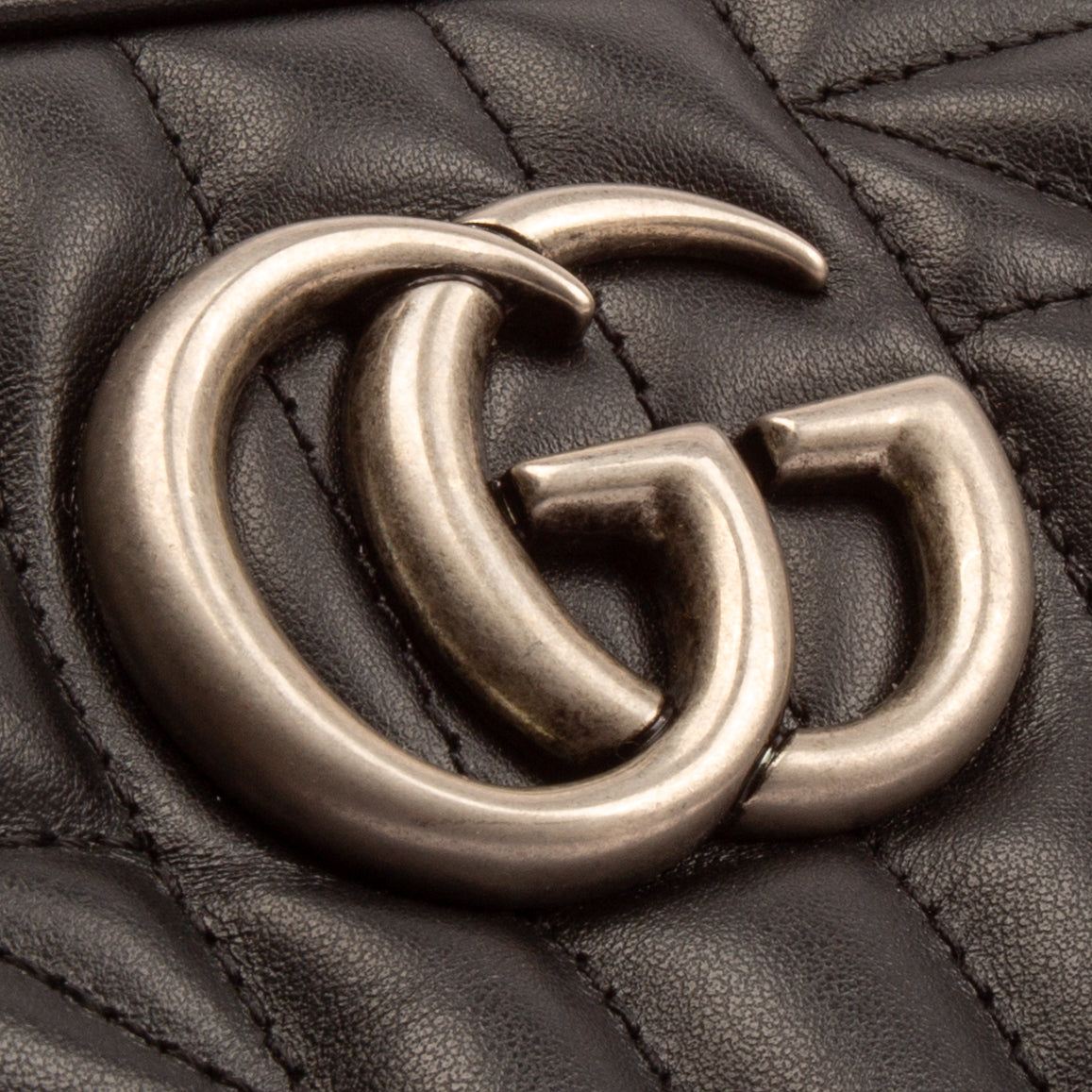 GUCCI Small GG Marmont Shoulder Bag - Black