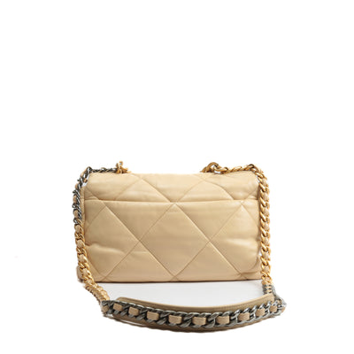 CHANEL 19 Quilted Flap