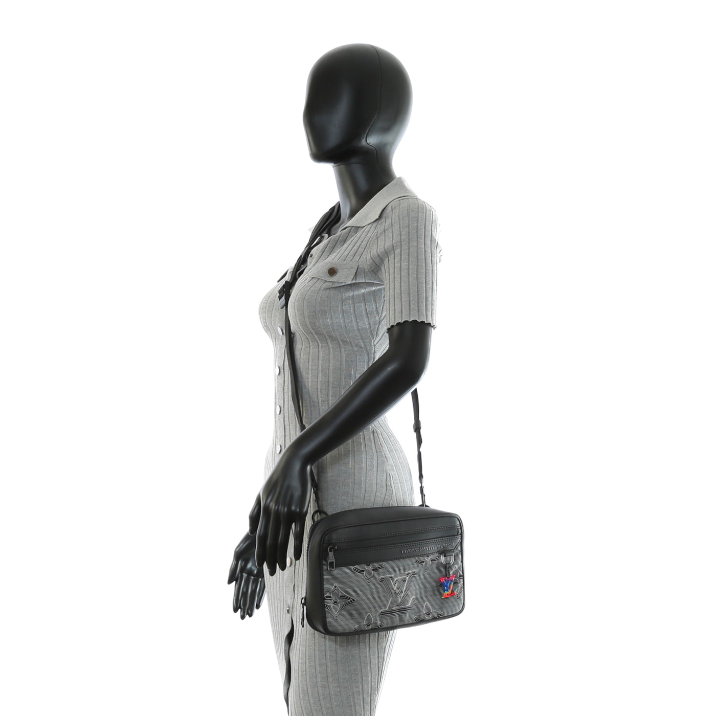 Louis Vuitton Expandable Messenger Bag 2054 collection, Grailed