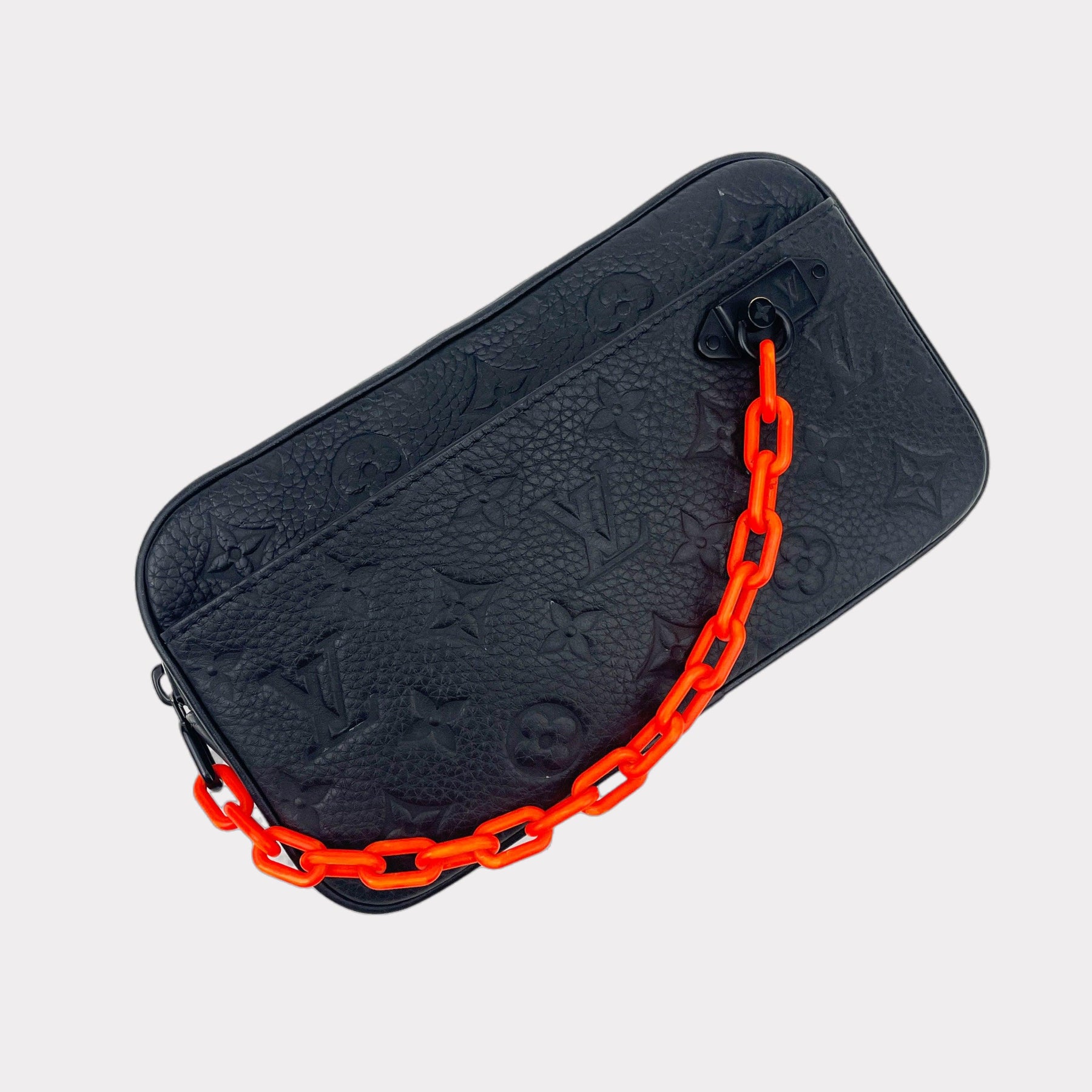 Louis Vuitton Monogram Taurillon Utility Side Belt Bag (SHG-37447) – LuxeDH