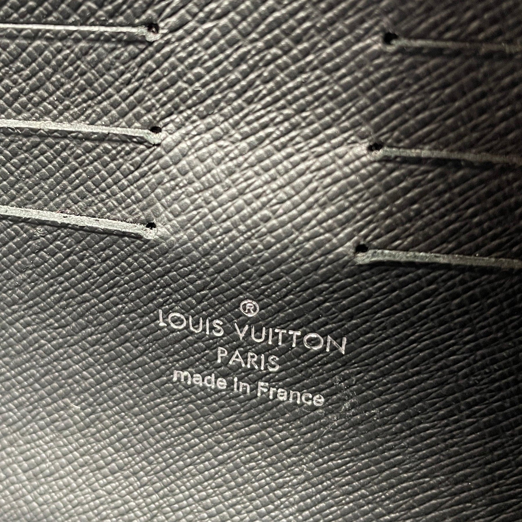 Louis VUITTON Year 2019 Kasai' clutch bag 24 cm in gr…