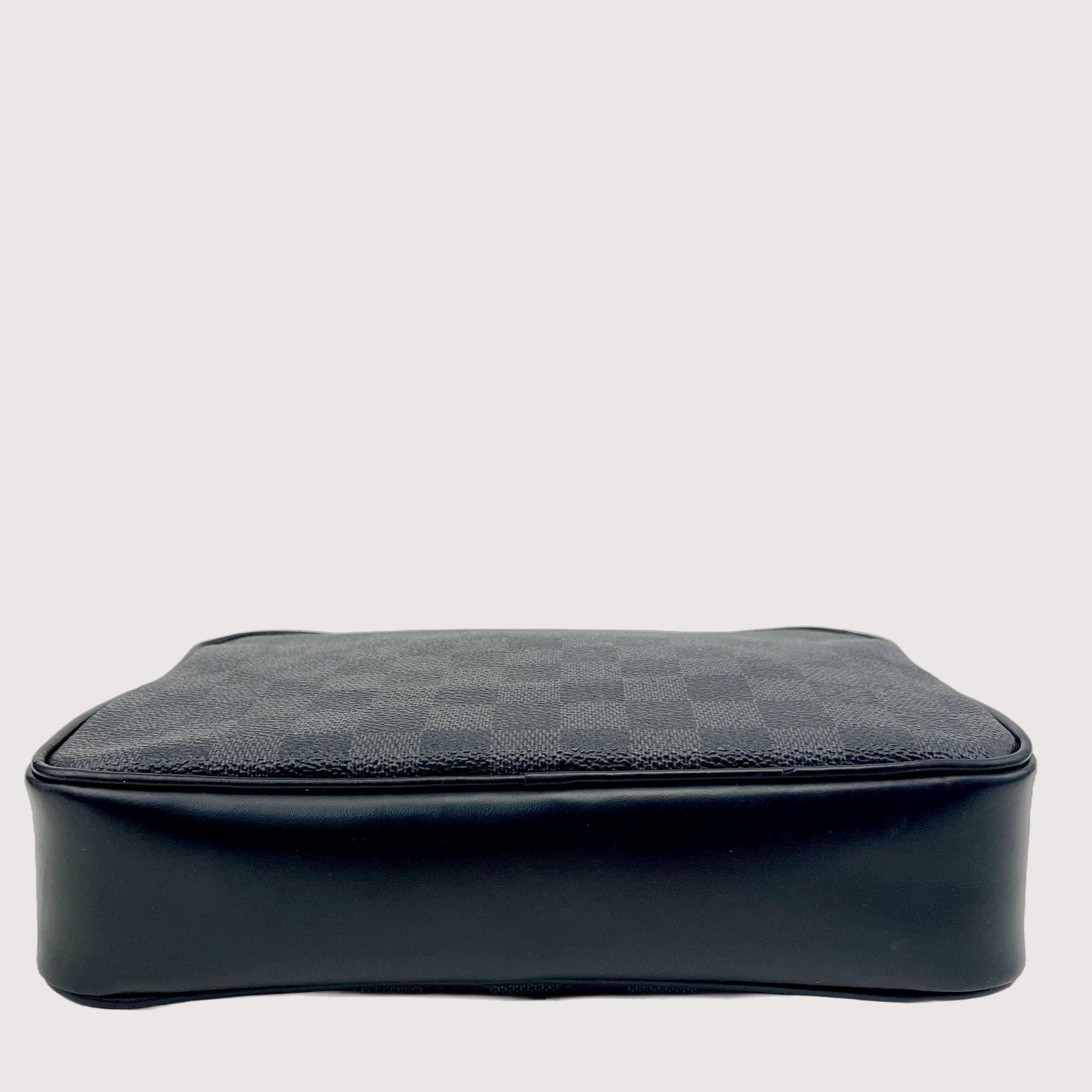 Ab Louis Vuitton Graphite Pochette Kasai Clutch Bag mens bag