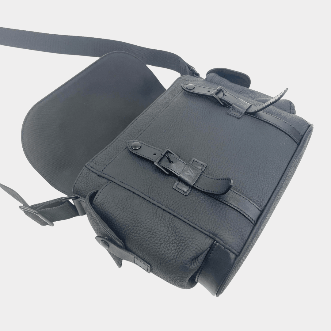 LOUIS VUITTON Black Taurillon Leather Christopher Messenger Bag – ALB