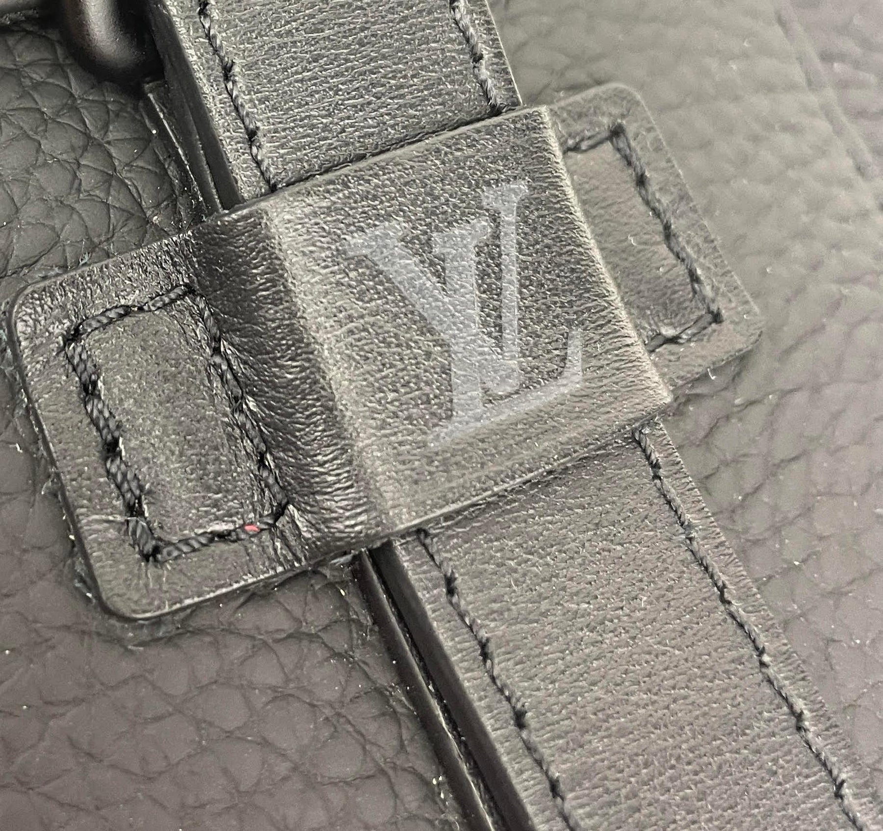 Louis Vuitton Dark Silver Taurillon Alpha Messenger - modaselle